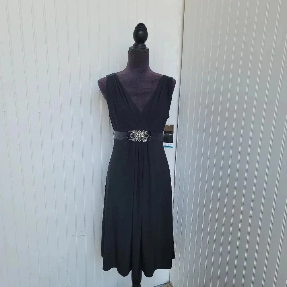 NWT Scarlett Nite Black Embellished Party Dress Women's Sleeveless V-Neck Sz 10